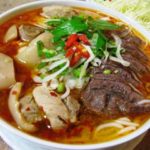 Bún bò, món ăn ngon, nổi tiếng ở Côn Mình được nhiều người yêu thích nhất