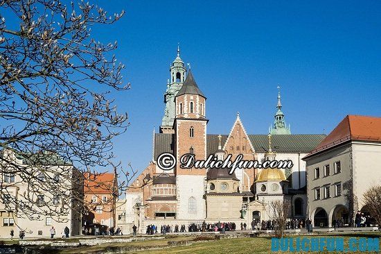 Tư vấn lịch trình tham quan du lịch Ba Lan: Đi đâu khi du lịch Ba Lan? Lâu đài Wawel, địa điểm tham quan, du lịch nổi tiếng ở Ba Lan