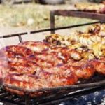 Ăn gì khi du lịch Argentina? Bít tết Llama, món ăn ngon, hấp dẫn ở Argentina