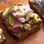 Ăn gì khi du lịch Copenhagen? Bánh mì Smorrebrod, món ăn ngon, đặc sản nổi tiếng ở Copenhagen