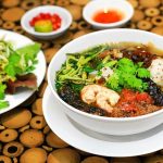 Ăn gì gần sân bay Tân Sơn Nhất? Đồ ăn ngon gần Tân Sơn Nhất. Tới sân bay Tân Sơn Nhất nên ăn món gì ngon, hợp khẩu vị, đặc trưng.