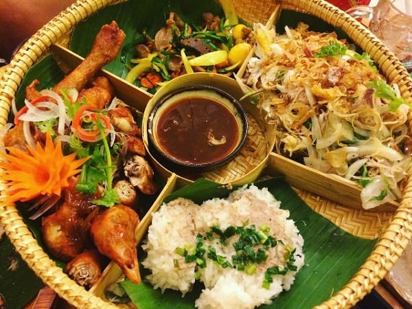 Các quán ăn ngon ở Quận 1, Sài Gòn nổi tiếng đông khách. Ở quận 1, Sài Gòn nên đi ăn đâu giá rẻ, đông khách? Địa chỉ ăn ngon ở Q1.