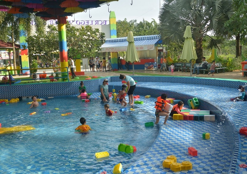 Địa điểm du lịch Sài Gòn cho trẻ em, Công viên nước Lego water park