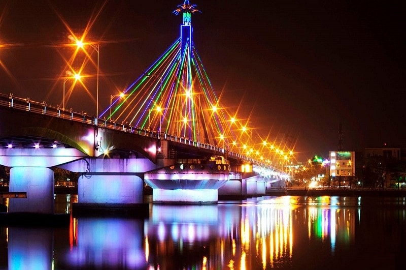 Địa điểm du lịch Đà Nẵng miễn phí, cầu quay sông Hàn