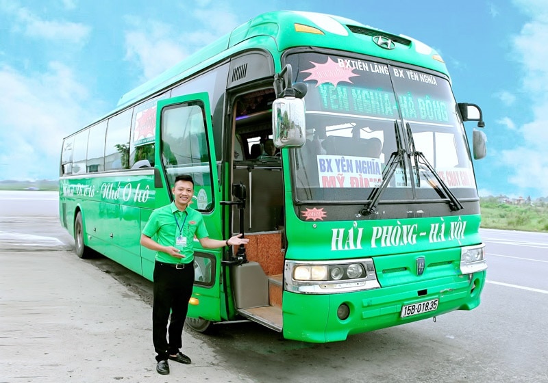 Hà Nội Xe bus hoạt động 100 công suất từ 82 để phục vụ học sinh sinh  viên trở lại trường  VTVVN