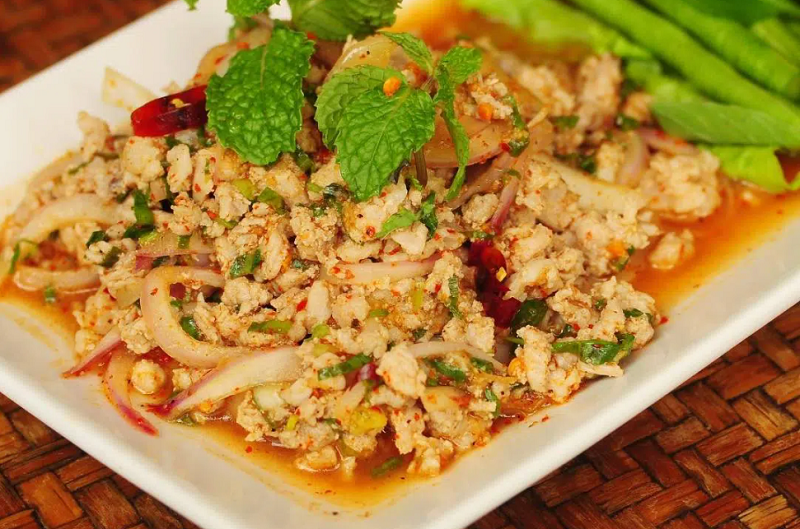 Món ăn đặc sản Thái Lan thơm ngon hấp dẫn không thể bỏ qua. Laab Moo