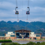 Hành trình giữa trời và biển tại cáp treo Cát Bà