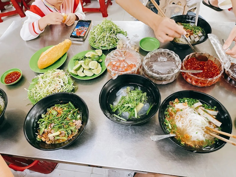 Quán bún hải sản ở Nha Trang. Quán bún hải sản nổi tiếng Nha Trang