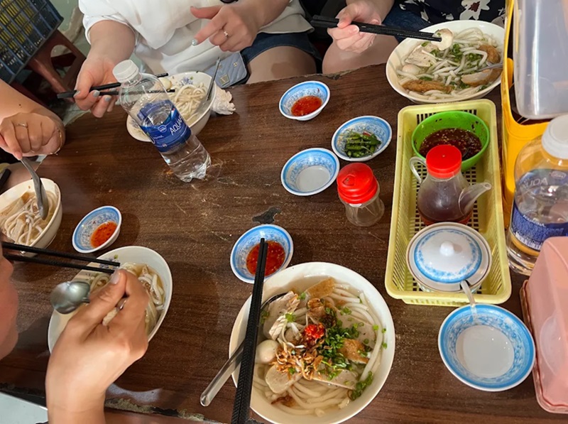 Quán bún hải sản ở Nha Trang. Quán bún hải sản nổi tiếng Nha Trang